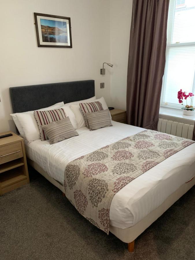 The Rostrevor Inn Екстериор снимка