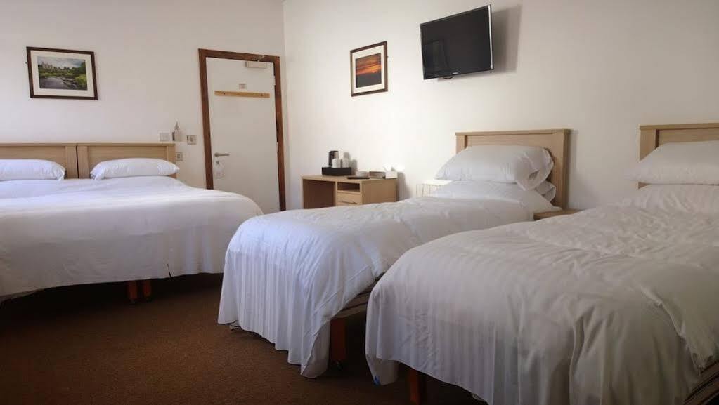 The Rostrevor Inn Екстериор снимка